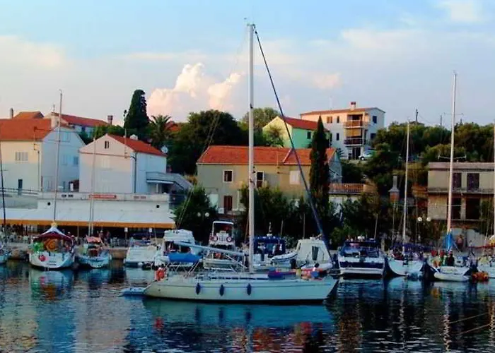 - Maxim Отель 4*